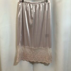 Charlie Paige Lace Extenders Slip Women’s Size S/M Elastic Waistband Sheen